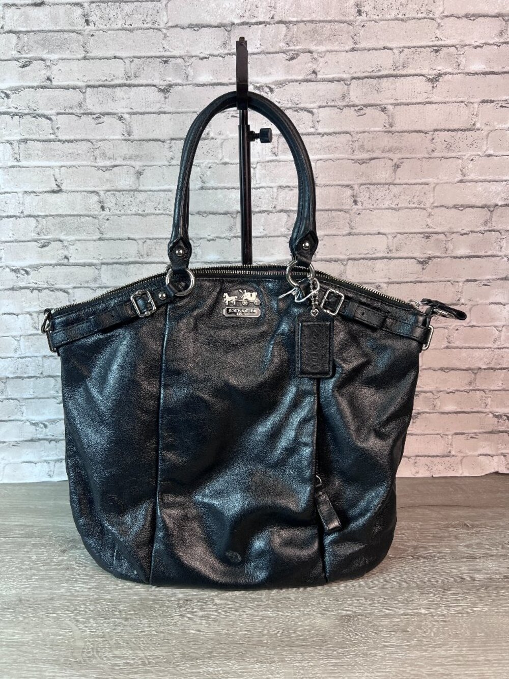 Coach Madison Lindsey Black Leather Satchel Bag Purple Lining